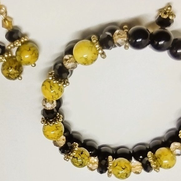 Black Onyx, Spider Agate, Amber and Gold Accent 2 Row Memory Wire Bracelet - Picture 9 of 9